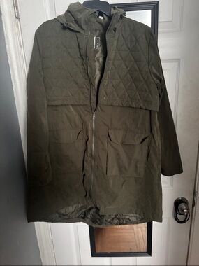 Mondetta Quilted Hooded Field Coat in Olive Green